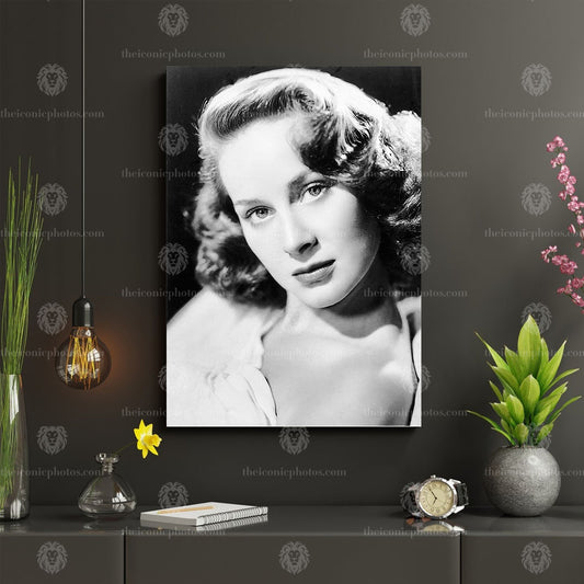 Alida Valli Elegant Monochrome Canvas Wall Art – Classic European Cinema Décor